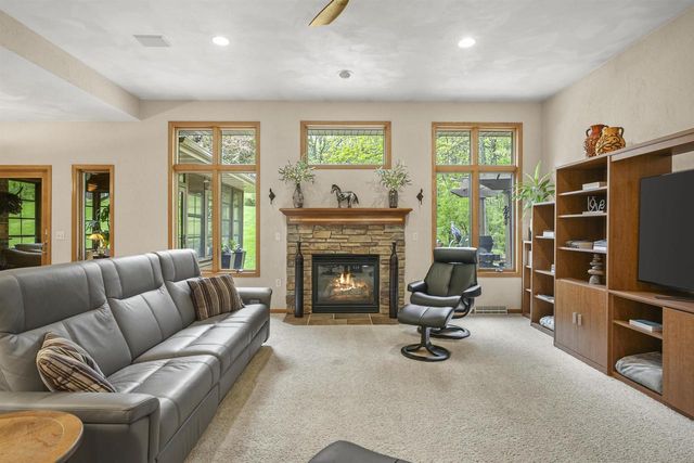 7622 N Orchard View Drive, Evansville, WI 53536