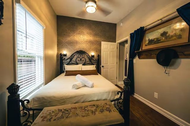 905 11th Ave, N, Nashville, TN 37208