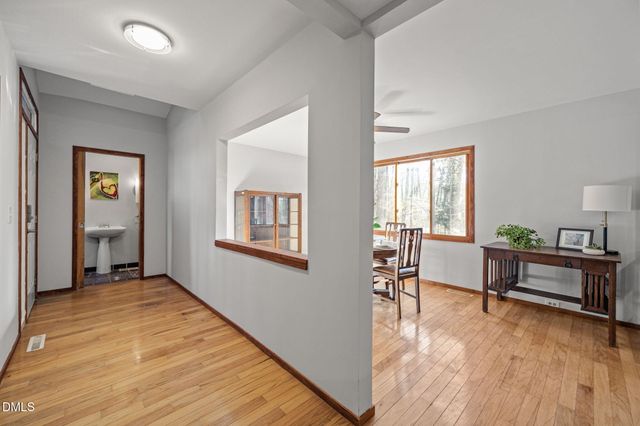 216 May Court, Chapel Hill, NC 27514