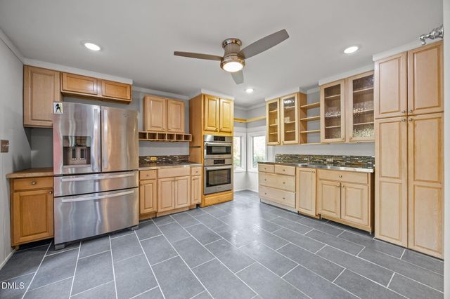 216 May Court, Chapel Hill, NC 27514