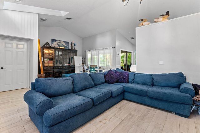 12744 82nd Street N, West Palm Beach, FL 33412