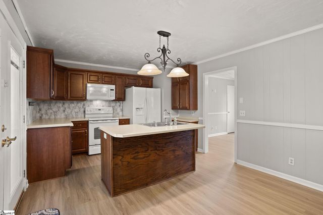 112 L Street, Williamston, SC 29697
