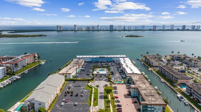 110 SHORE Court 315, North Palm Beach, FL 33408