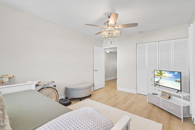 110 SHORE Court 315, North Palm Beach, FL 33408