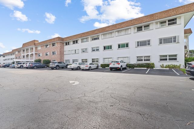 110 SHORE Court 315, North Palm Beach, FL 33408