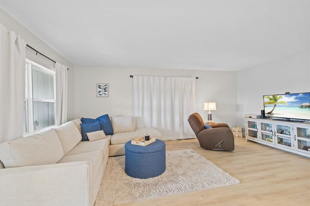 110 SHORE Court 315, North Palm Beach, FL 33408