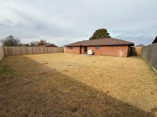 2304 Seth Street, Weatherford, OK 73096