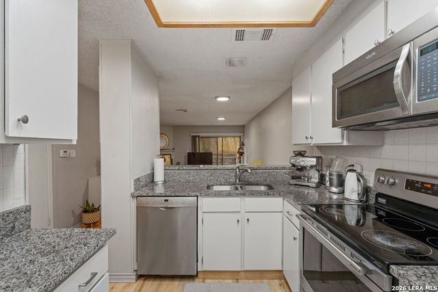 11815 Vance Jackson Rd Apt 2304, San Antonio, TX 78230