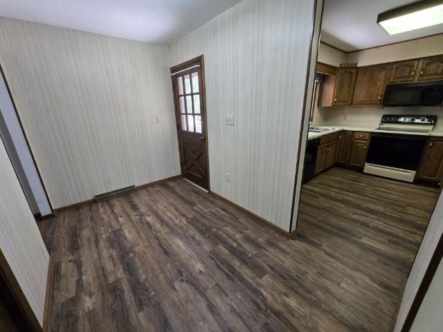 925 E RIDLINGTON AVENUE, Shawano, WI 54166