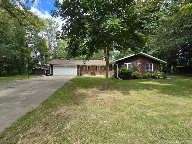 925 E RIDLINGTON AVENUE, Shawano, WI 54166