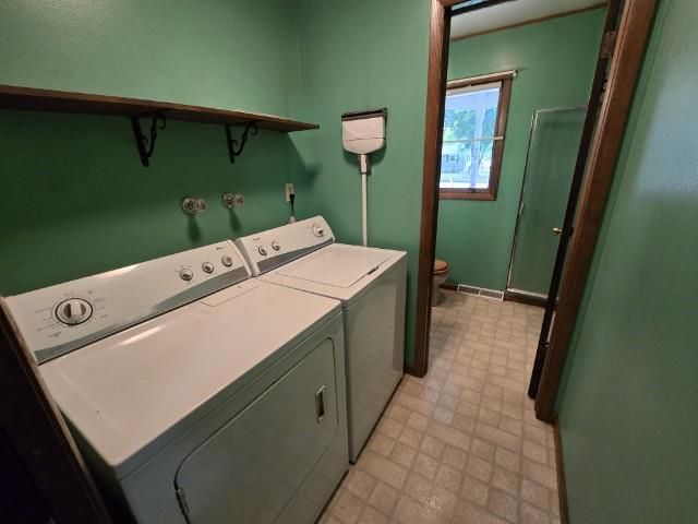 925 E RIDLINGTON AVENUE, Shawano, WI 54166