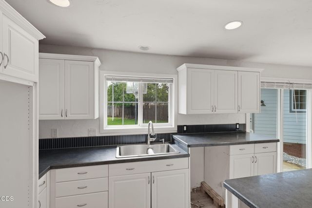 2245 NE Shepard Road, Bend, OR 97701