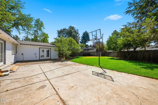 2245 NE Shepard Road, Bend, OR 97701