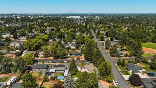 2245 NE Shepard Road, Bend, OR 97701