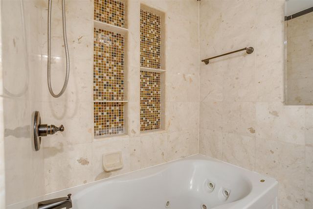 390 Driftwood Court 3B, Azle, TX 76020