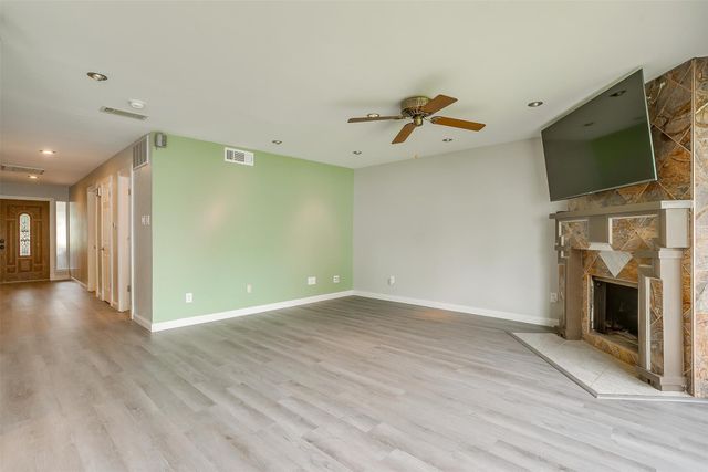 390 Driftwood Court 3B, Azle, TX 76020