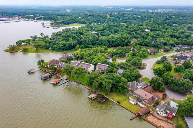 390 Driftwood Court 3B, Azle, TX 76020