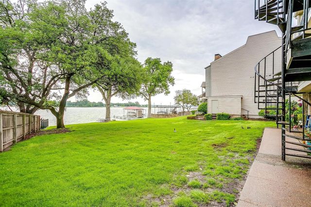 390 Driftwood Court 3B, Azle, TX 76020