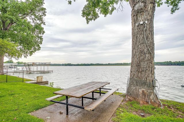 390 Driftwood Court 3B, Azle, TX 76020
