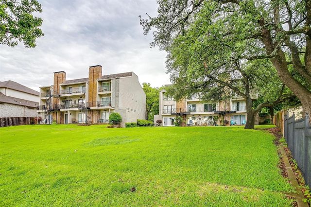 390 Driftwood Court 3B, Azle, TX 76020