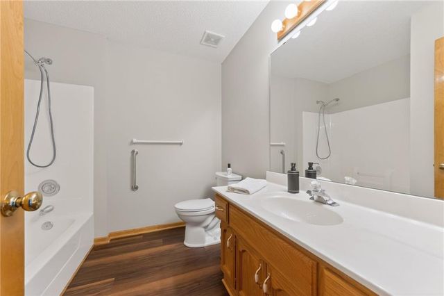 1717 Longhorn Lane, Raymore, MO 64083
