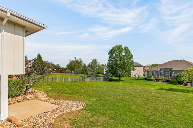 1717 Longhorn Lane, Raymore, MO 64083