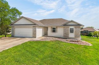 1717 Longhorn Lane, Raymore, MO 64083