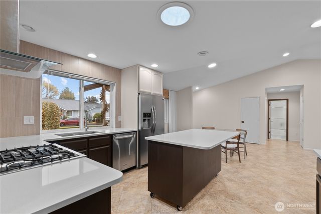 1809 Pine Circle, Lynden, WA 98264