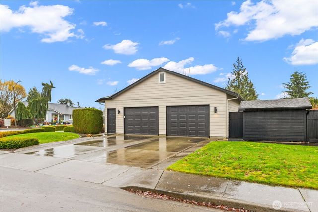 1809 Pine Circle, Lynden, WA 98264