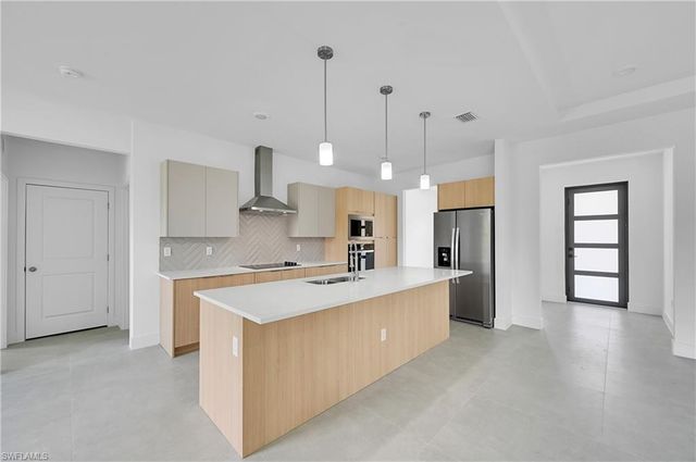 767 NINA AVE S, Lehigh Acres, FL 33974