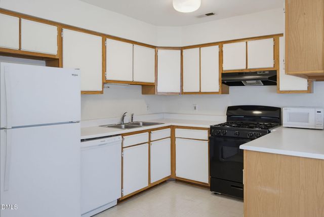 386 Summerwalk Circle 386, Chapel Hill, NC 27517