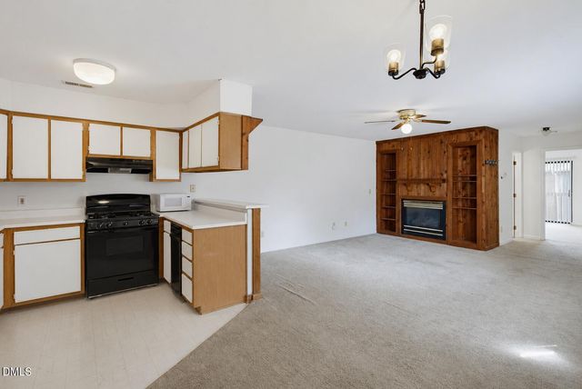 386 Summerwalk Circle 386, Chapel Hill, NC 27517