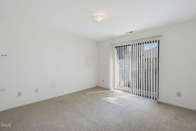386 Summerwalk Circle 386, Chapel Hill, NC 27517