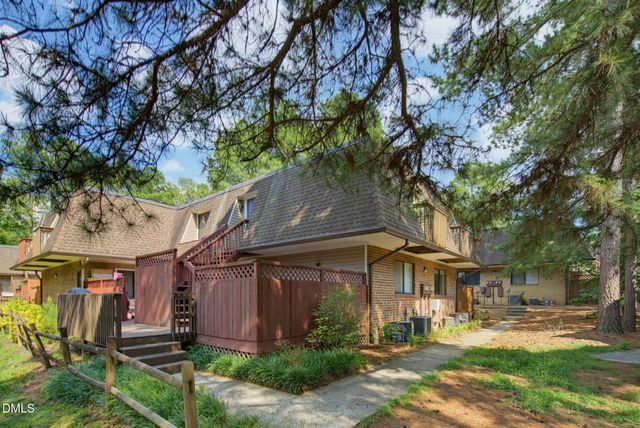 386 Summerwalk Circle 386, Chapel Hill, NC 27517