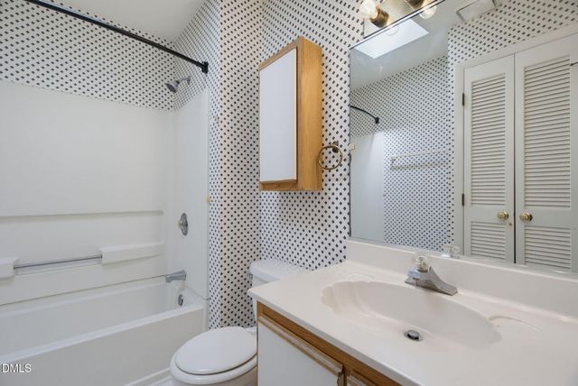 386 Summerwalk Circle 386, Chapel Hill, NC 27517