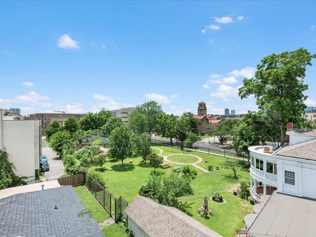 3234 La Branch Street, Houston, TX 77004