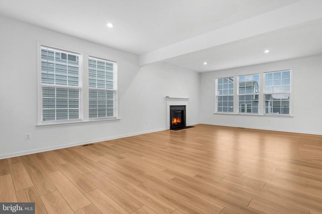 290 NEWBURY ST, Charles Town, WV 25414