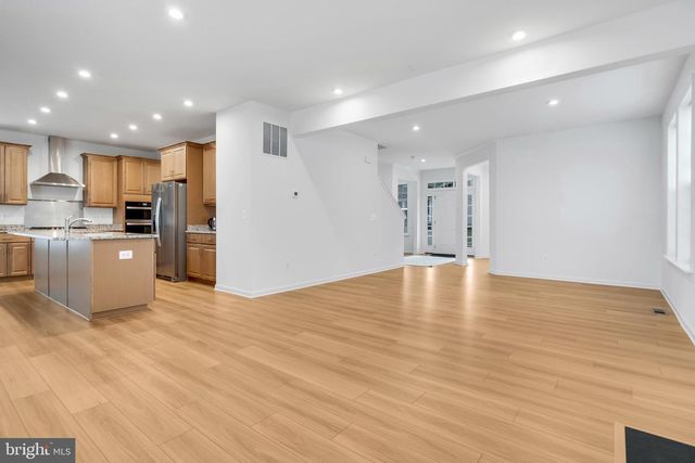 290 NEWBURY ST, Charles Town, WV 25414