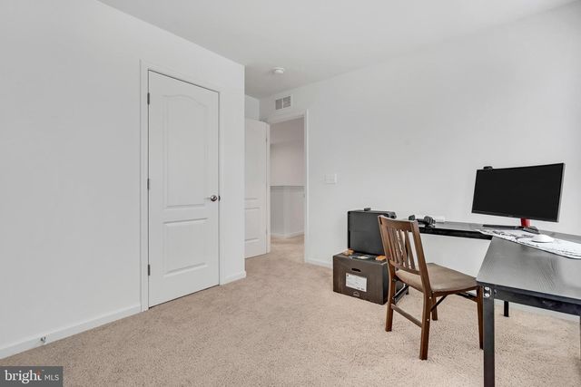 290 NEWBURY ST, Charles Town, WV 25414