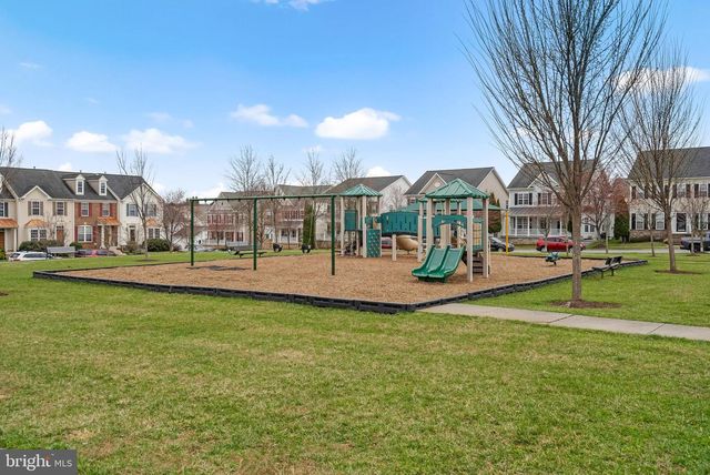 290 NEWBURY ST, Charles Town, WV 25414