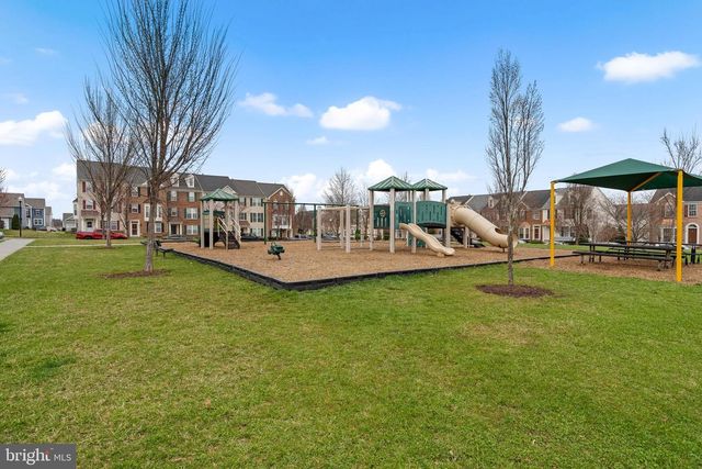 290 NEWBURY ST, Charles Town, WV 25414