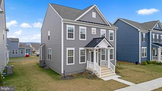 290 NEWBURY ST, Charles Town, WV 25414