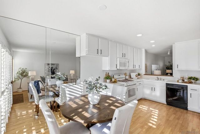 6905 Carnation Dr, Carlsbad, CA 92011
