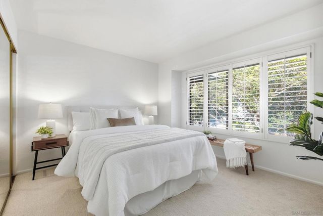 6905 Carnation Dr, Carlsbad, CA 92011