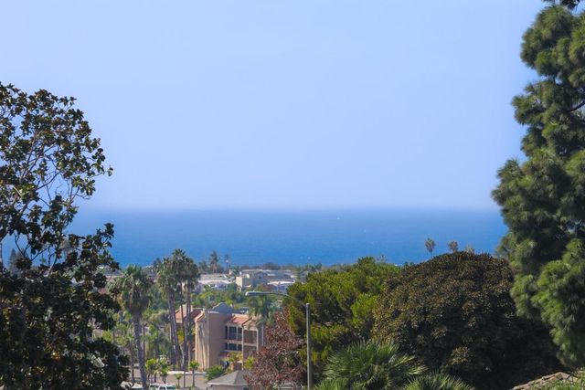 6905 Carnation Dr, Carlsbad, CA 92011