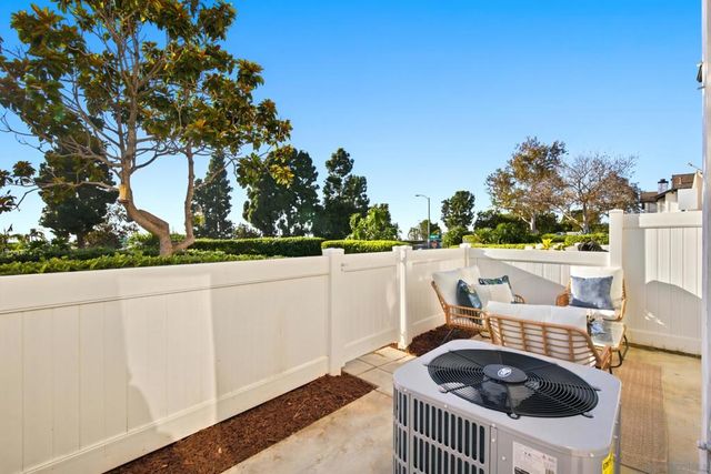 6905 Carnation Dr, Carlsbad, CA 92011