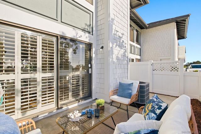 6905 Carnation Dr, Carlsbad, CA 92011