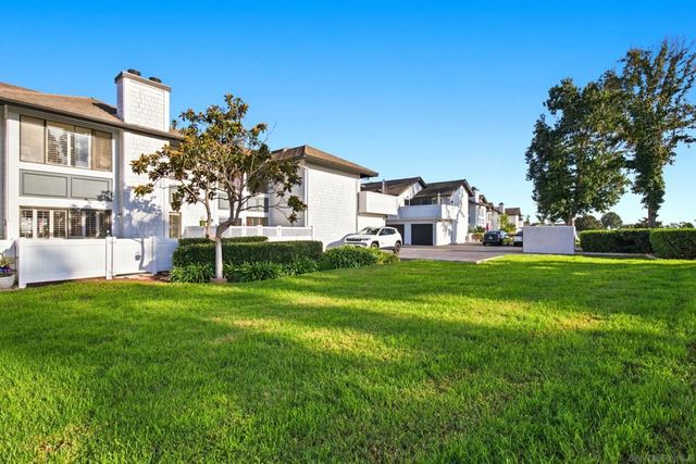 6905 Carnation Dr, Carlsbad, CA 92011