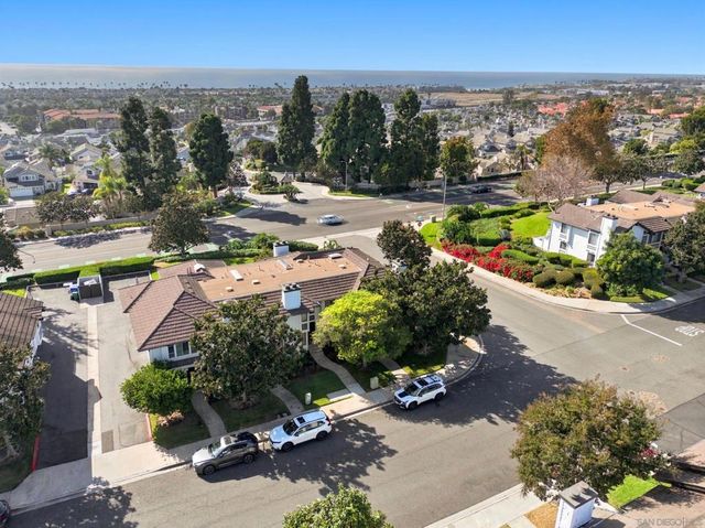 6905 Carnation Dr, Carlsbad, CA 92011