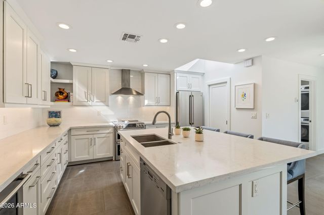 5320 N 25TH Street, Phoenix, AZ 85016